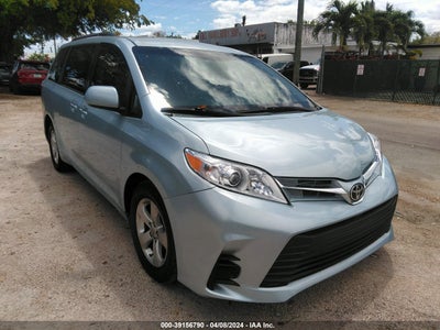 Toyota Sienna 2016