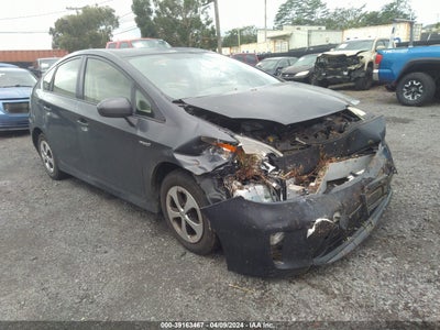 TOYOTA PRIUS 2014