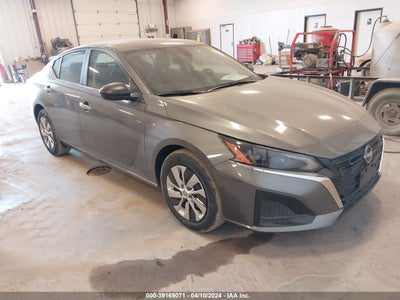 Nissan Altima 2024