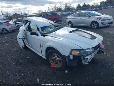 FORD MUSTANG 2000