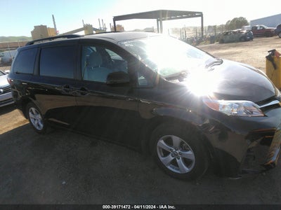 TOYOTA SIENNA 2018