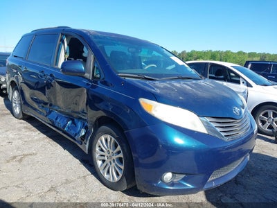 TOYOTA SIENNA 2011