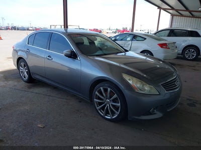 INFINITI JOURNEY 2011