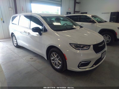 Chrysler Pacifica 2024