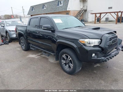 TOYOTA TACOMA 2017