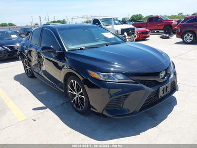 TOYOTA CAMRY 2020