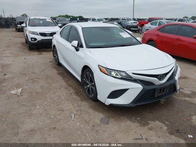 TOYOTA CAMRY 2020