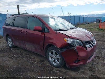 TOYOTA SIENNA 2011