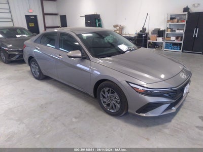 Hyundai Elantra 2024