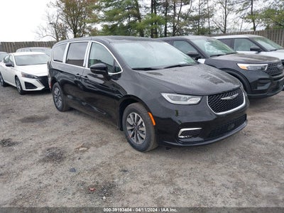 Chrysler Pacifica 2024