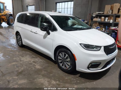 Chrysler Pacifica 2024