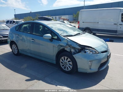 Toyota Prius plug-in 2014