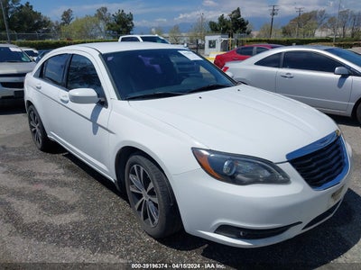 CHRYSLER 200 2013