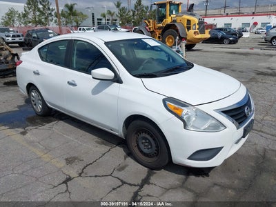 NISSAN VERSA 2015