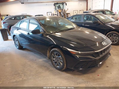 Hyundai Elantra 2024