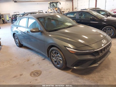 Hyundai Elantra 2024