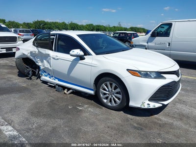 TOYOTA CAMRY 2018