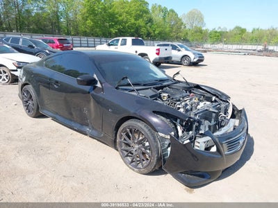 INFINITI G37 2011