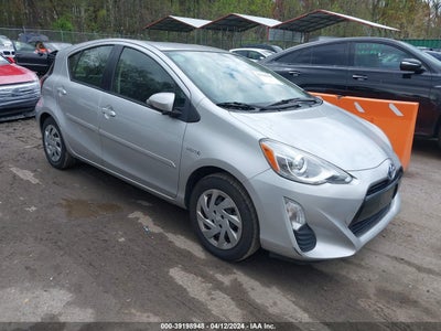 Toyota Prius c 2016