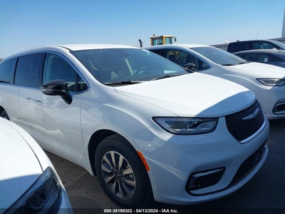 Chrysler Pacifica 2024
