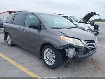 TOYOTA SIENNA 2015