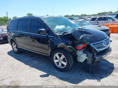 Volkswagen Routan 2011
