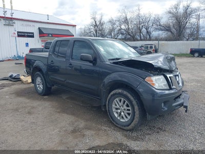 NISSAN FRONTIER 2015