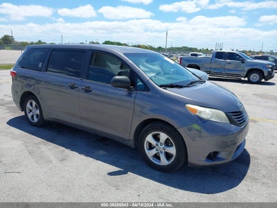 TOYOTA SIENNA 2017