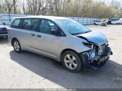 TOYOTA SIENNA 2016