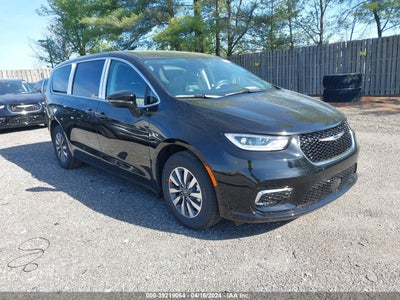 Chrysler Pacifica 2024
