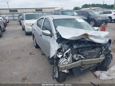 NISSAN VERSA 2017