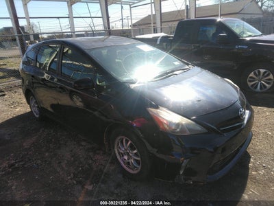 Toyota Prius v 2014