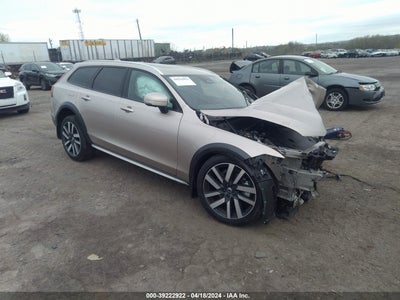 Volvo V90 cross country 2023
