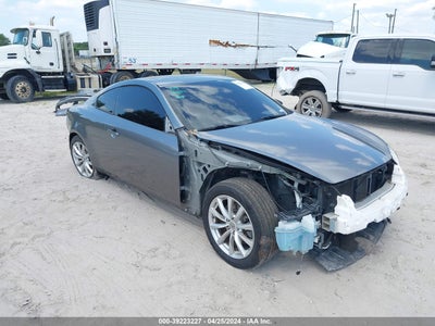 INFINITI JOURNEY 2011