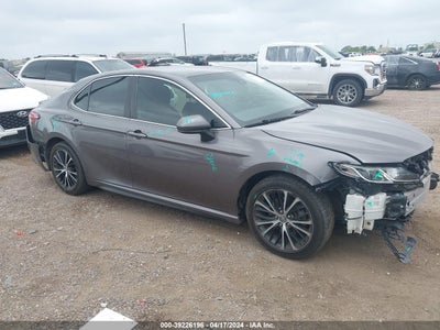 TOYOTA CAMRY 2019