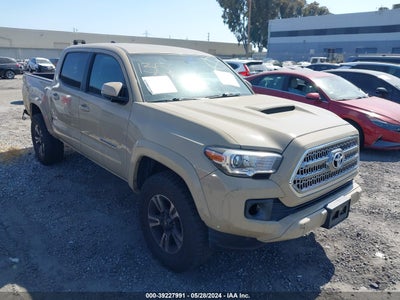 TOYOTA TACOMA 2017