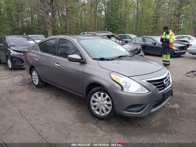 NISSAN VERSA 2017