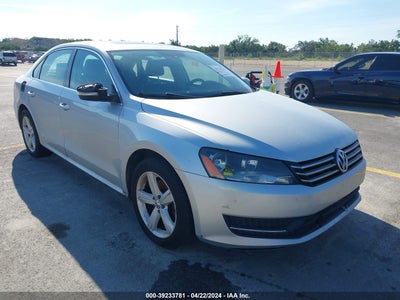 VOLKSWAGEN PASSAT 2013