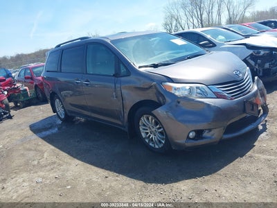 TOYOTA SIENNA 2015