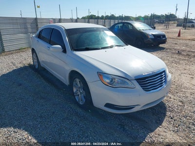 CHRYSLER 200 2013