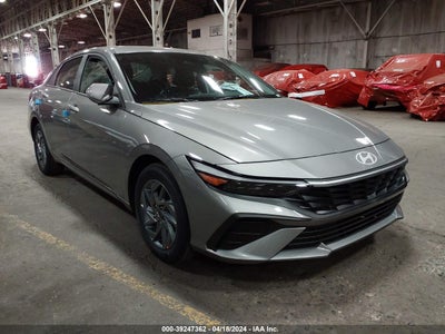Hyundai Elantra 2024