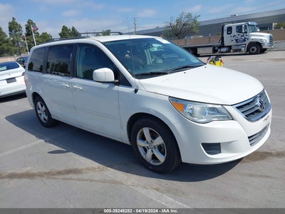 Volkswagen Routan 2011