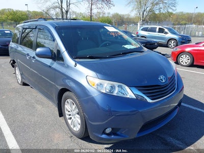 TOYOTA SIENNA 2013