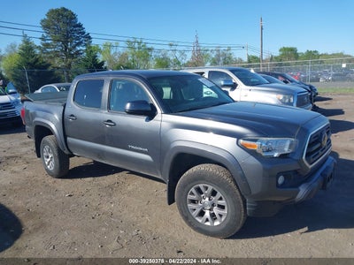 TOYOTA TACOMA 2018