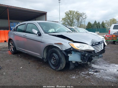 CHRYSLER 200 2013