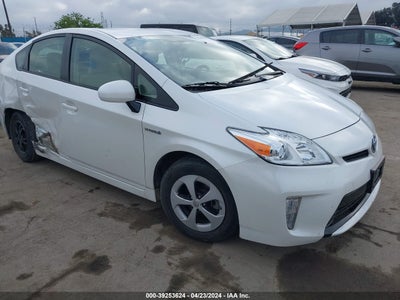TOYOTA PRIUS 2015