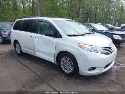 TOYOTA SIENNA 2015