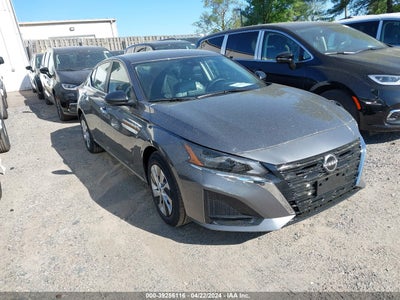 Nissan Altima 2024