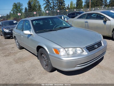 TOYOTA CAMRY 2001