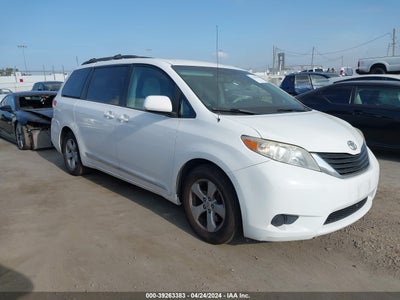 TOYOTA SIENNA 2011
